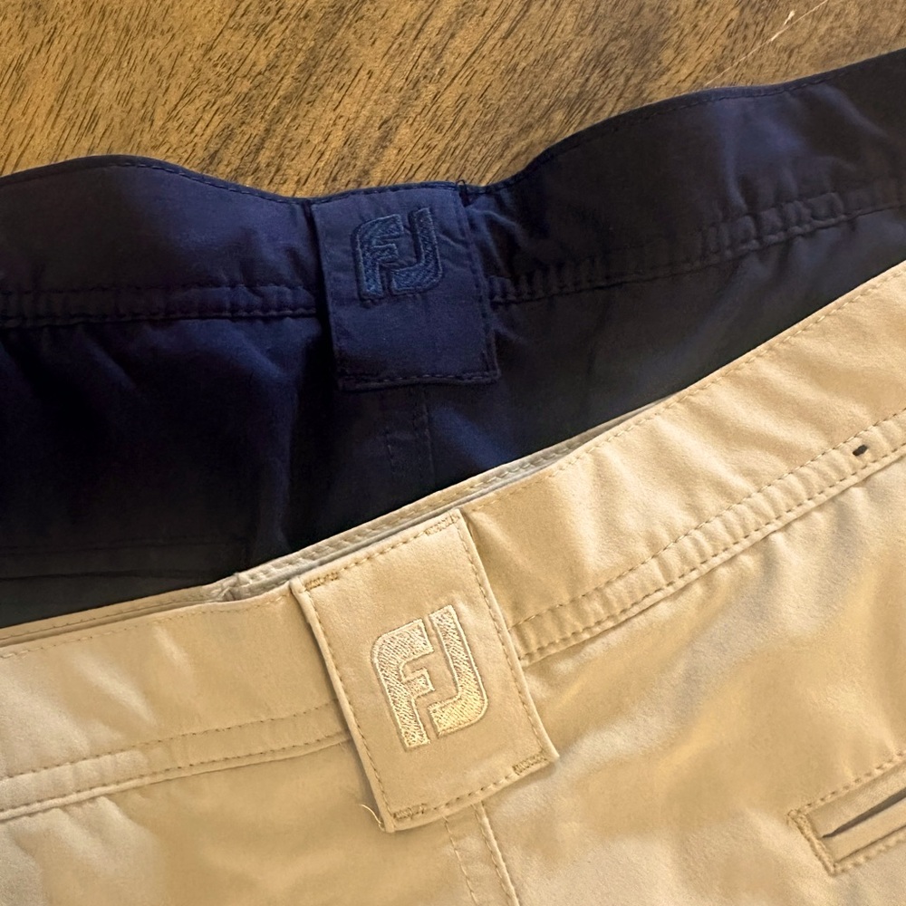 Men’s Footjoy lightweight golf shorts size 36. 9” Inseam  excellent condition,